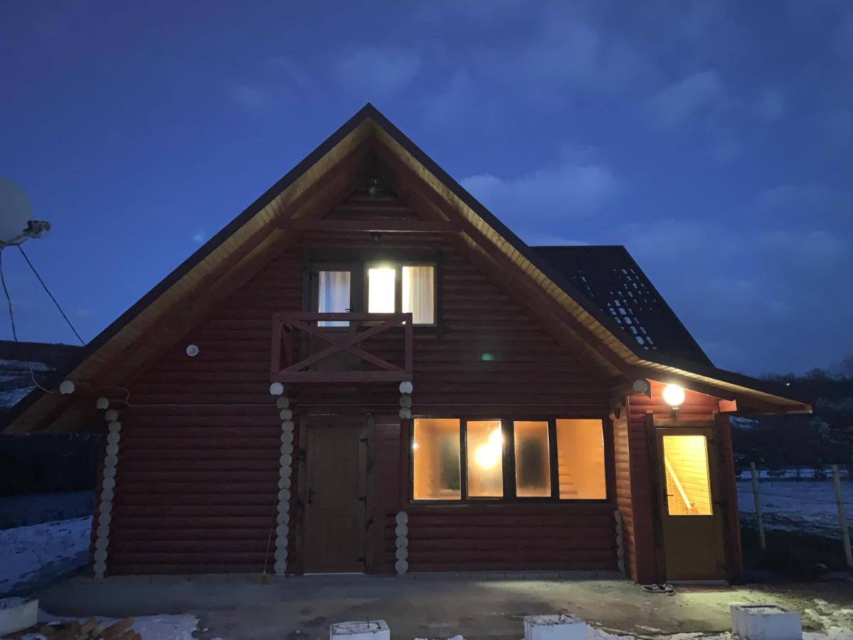 Долина Motel Chornyvody Екстериор снимка
